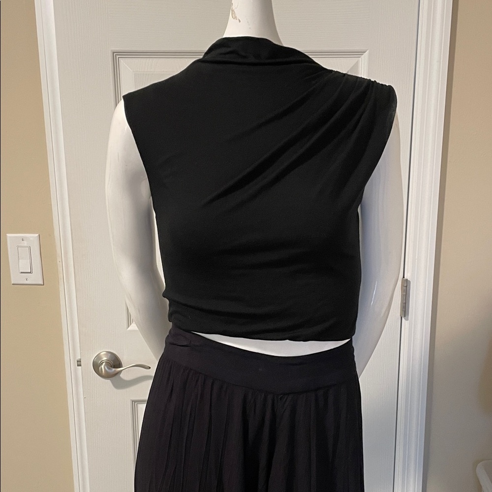 Alice + Olivia AIR Stretch Funnel Neck Shoulder Draping Back Zip Crop Top M
